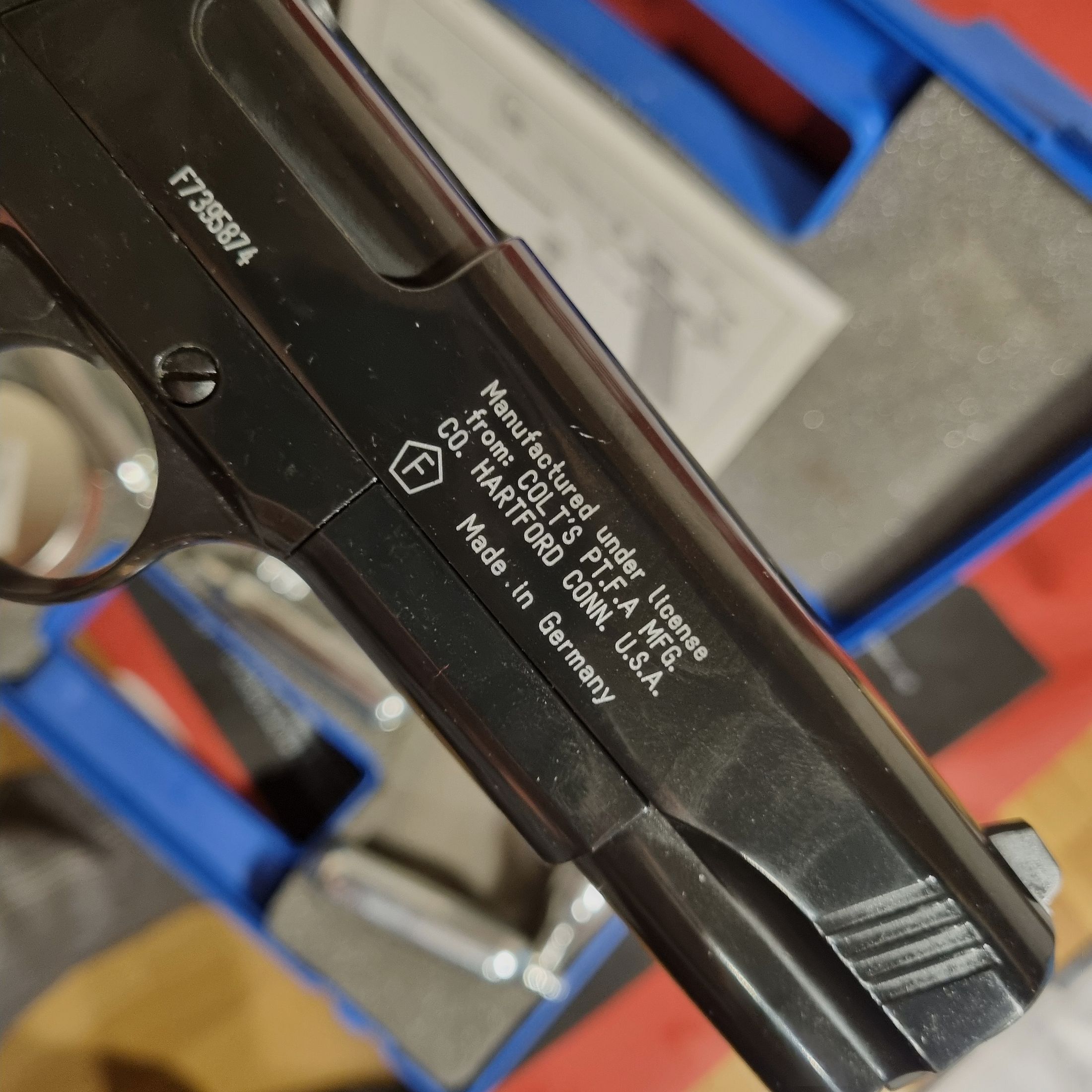 Colt Government 1911 A1 brüniert 4,5 mm , Co2-Pistole, altes Model