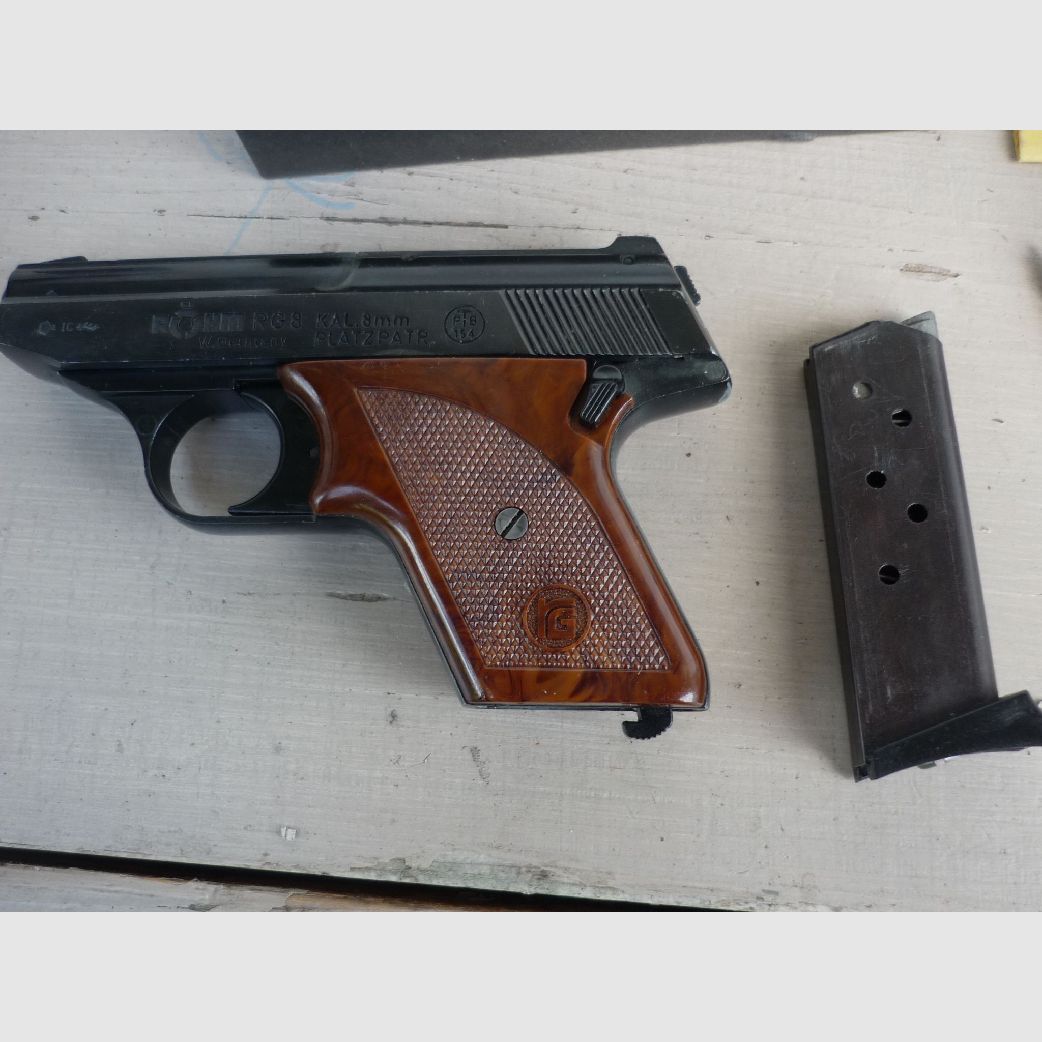 Samopowtarzalny pistolet sygnałowy RG8 Röhm pistolet alarmowy