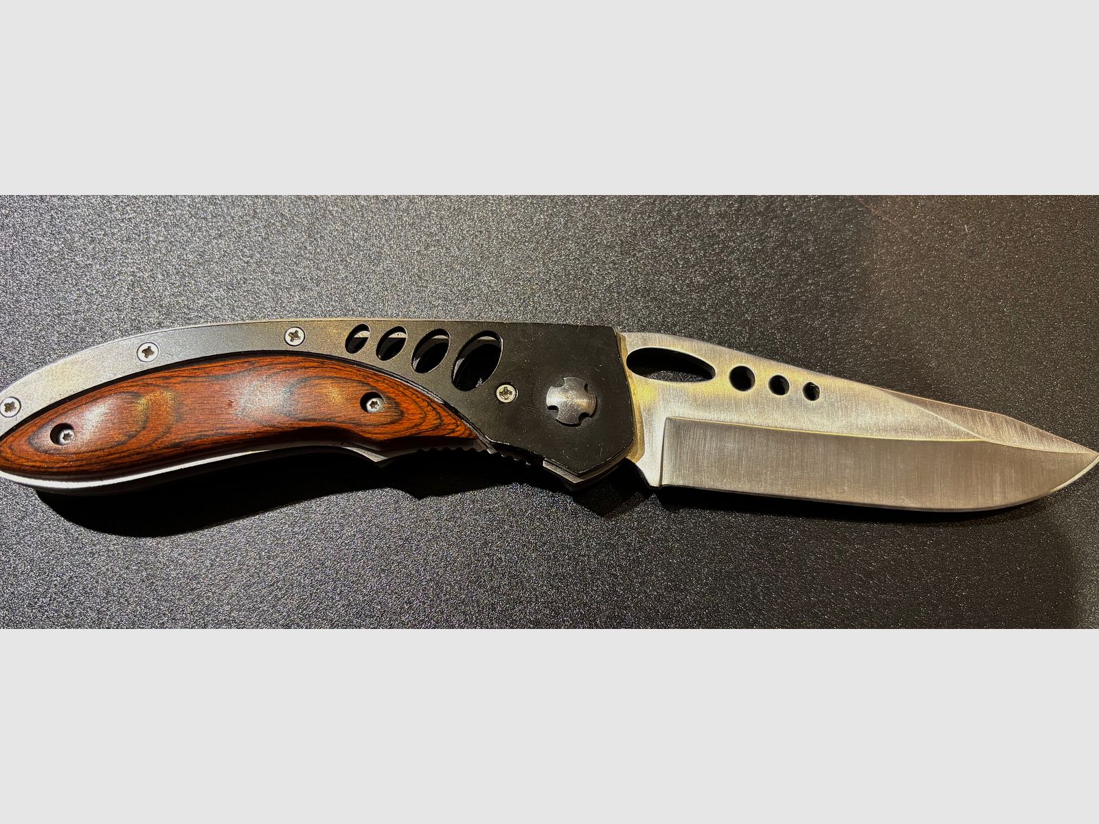 Navaja plegable con madera, pieza de vitrina