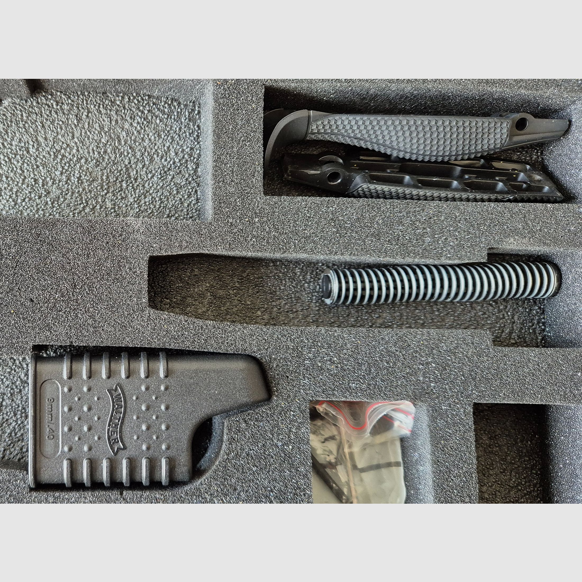 WALTHER PDP 4.5 OR INCL. RECOIL PAD en veel accessoires, afbeelding 5 van 12