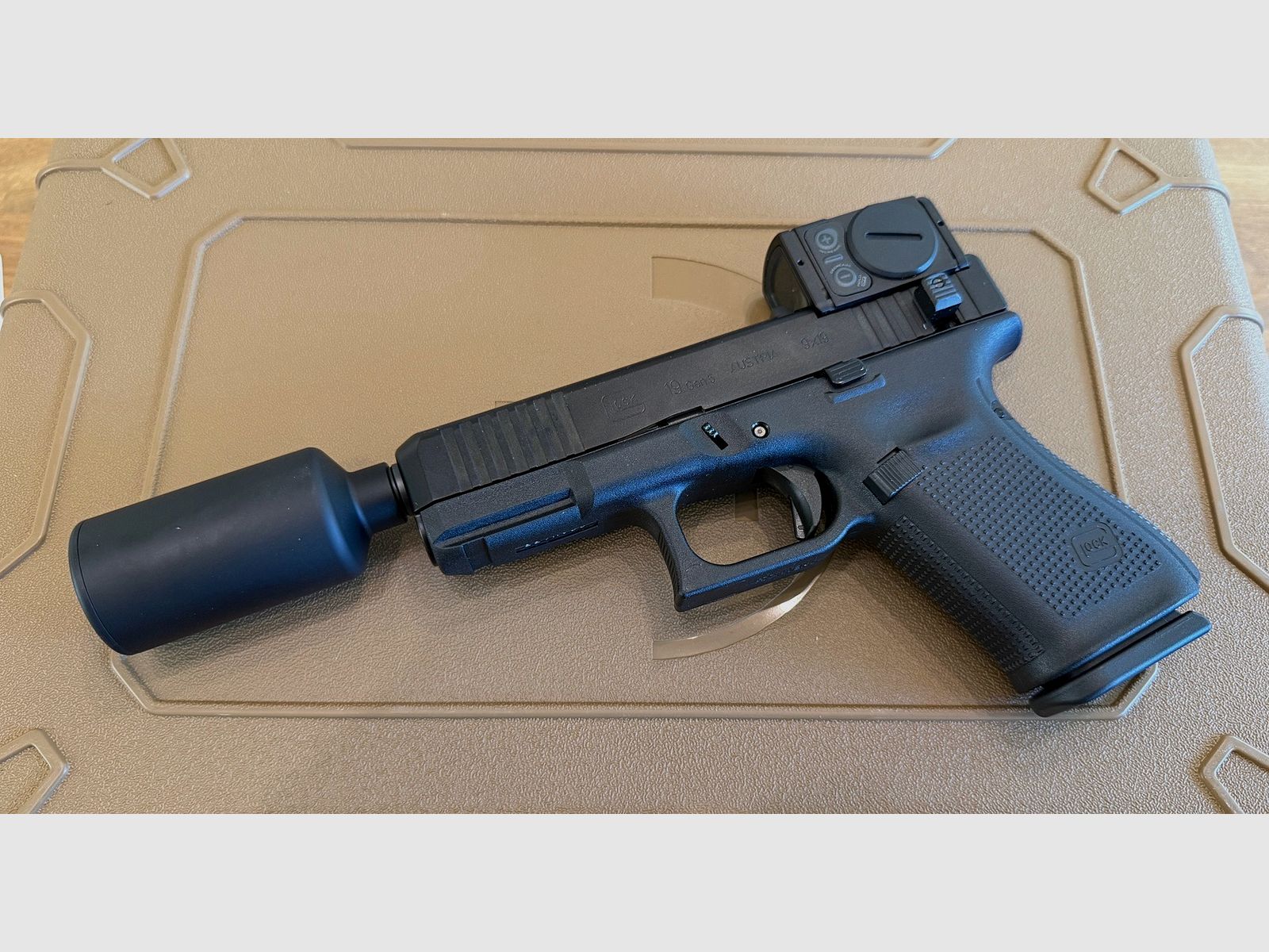 Brügger & Thomet (B&T) Glock 19 Hush Puppy Set incl. suppressor caliber 9mm Luger