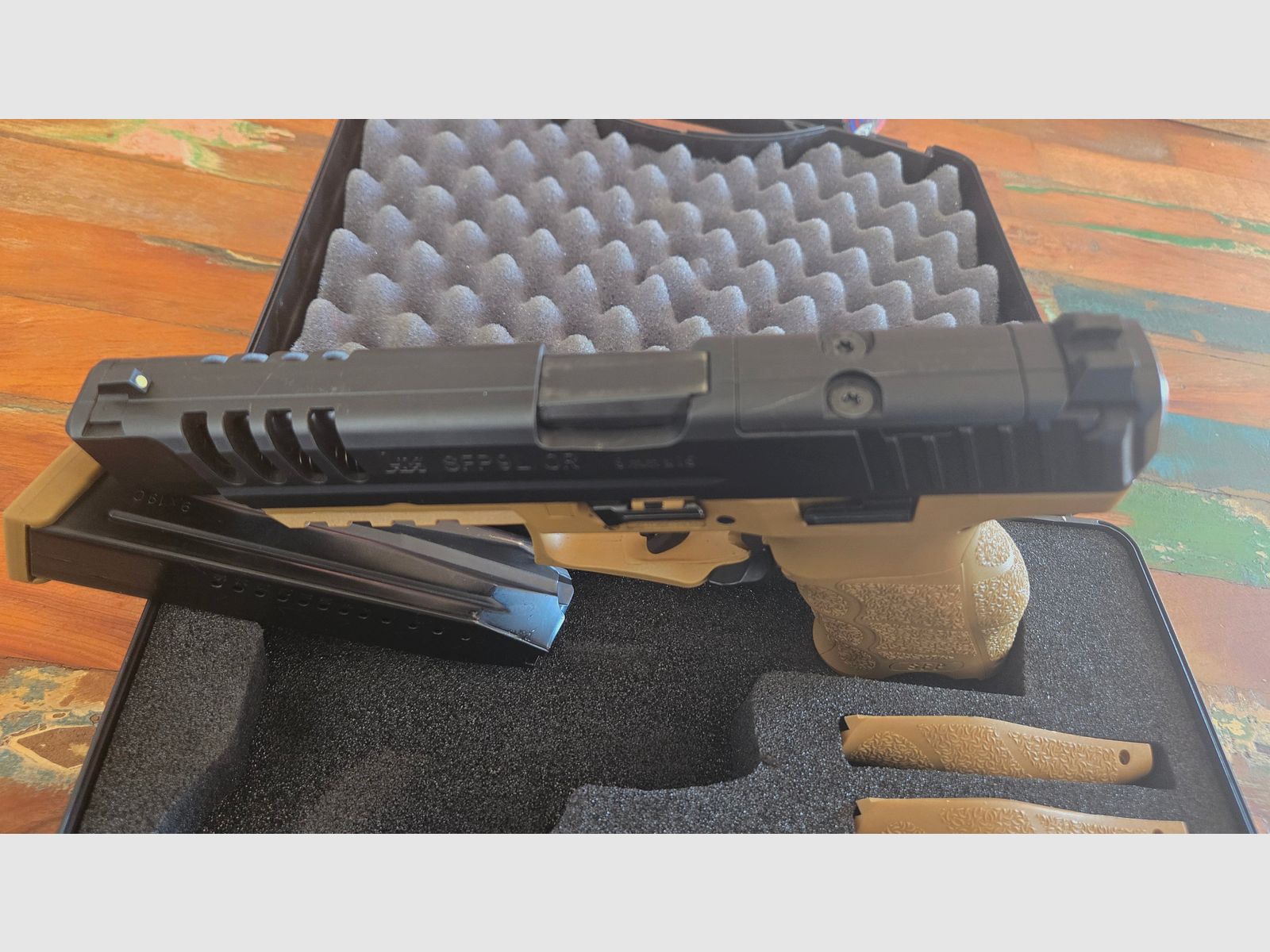 Heckler & Koch SFP9 L OR – modèle spécial en RAL 8000 (Sable)