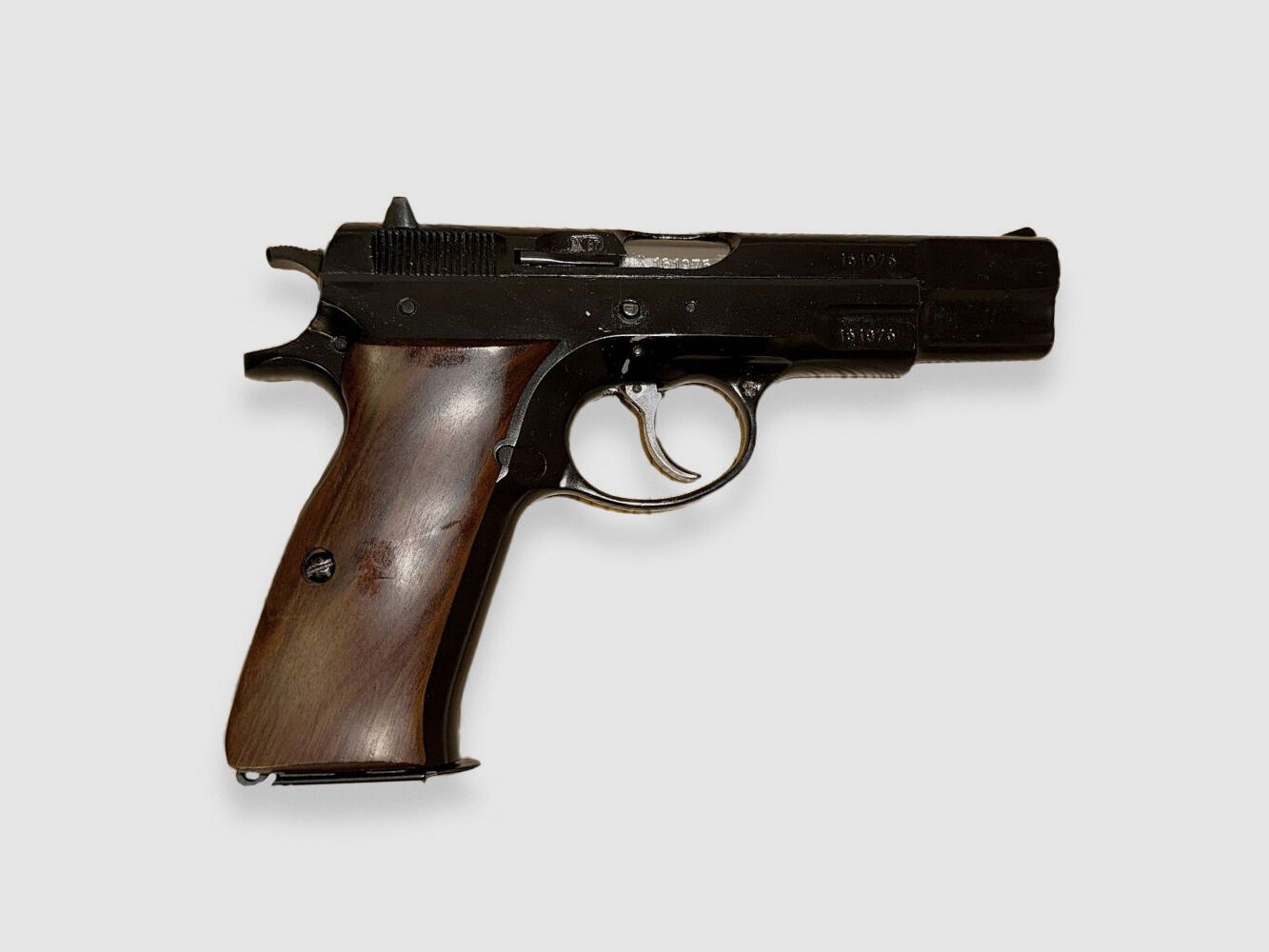 Pistola Brünner 9mm Luger CZ M75