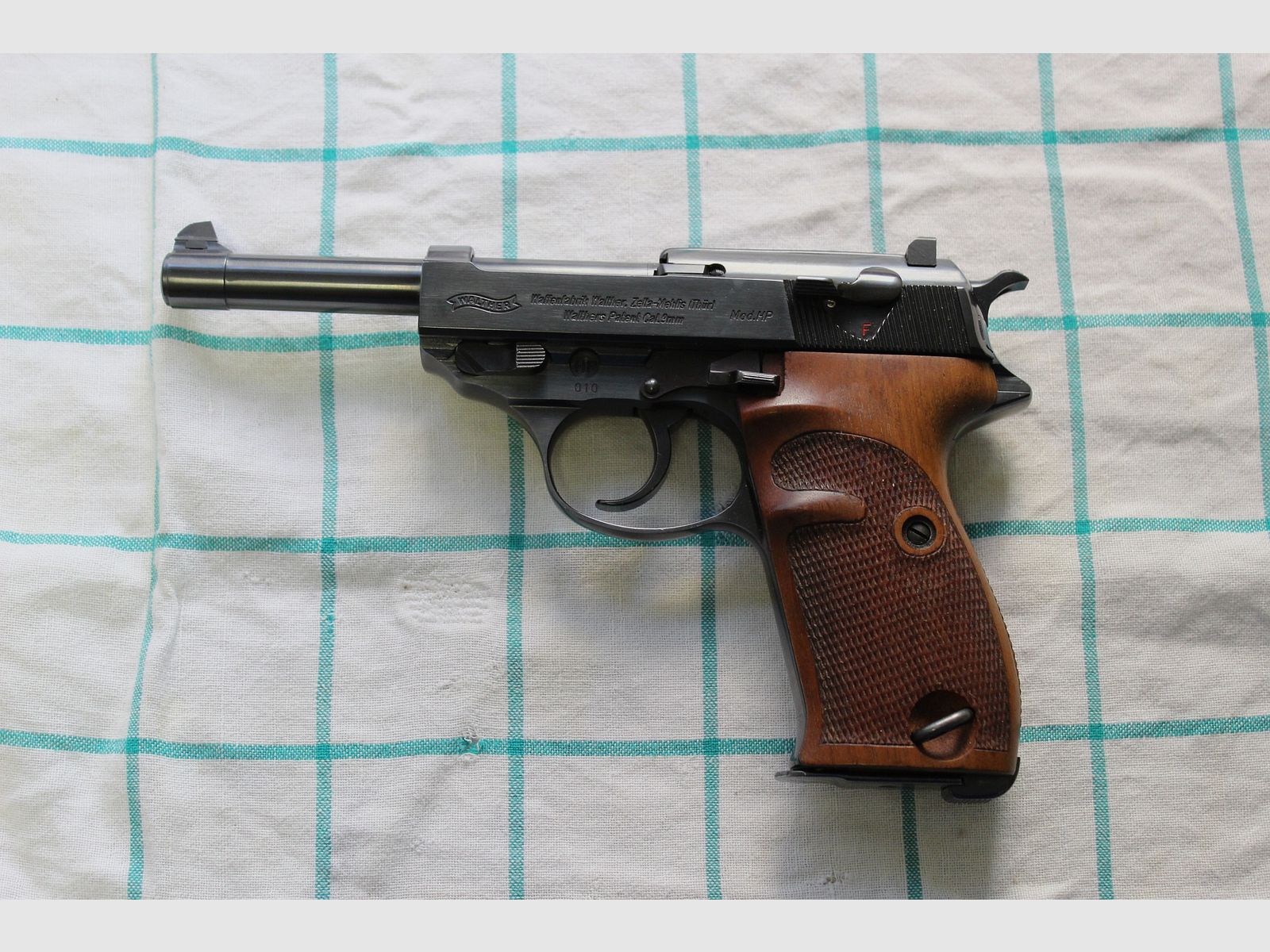 Walther Mod. HP 9mm Luger Jubiläumsmodell 60 Jahre Walther Heerespistole