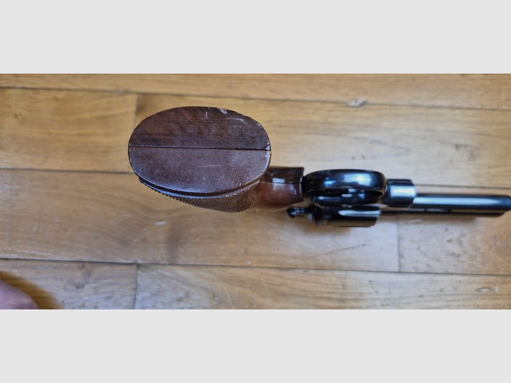 Wunderschöner Colt Python 357 Magnum – Lauf 4 Zoll – Anfängerwaffe 1973 in Spitzenfinish – Zweites Set Pachmayr-Griffe – Gebrauchte Waffe in mehr als sehr gutem Zustand – TBE+, Bild 10 von 23