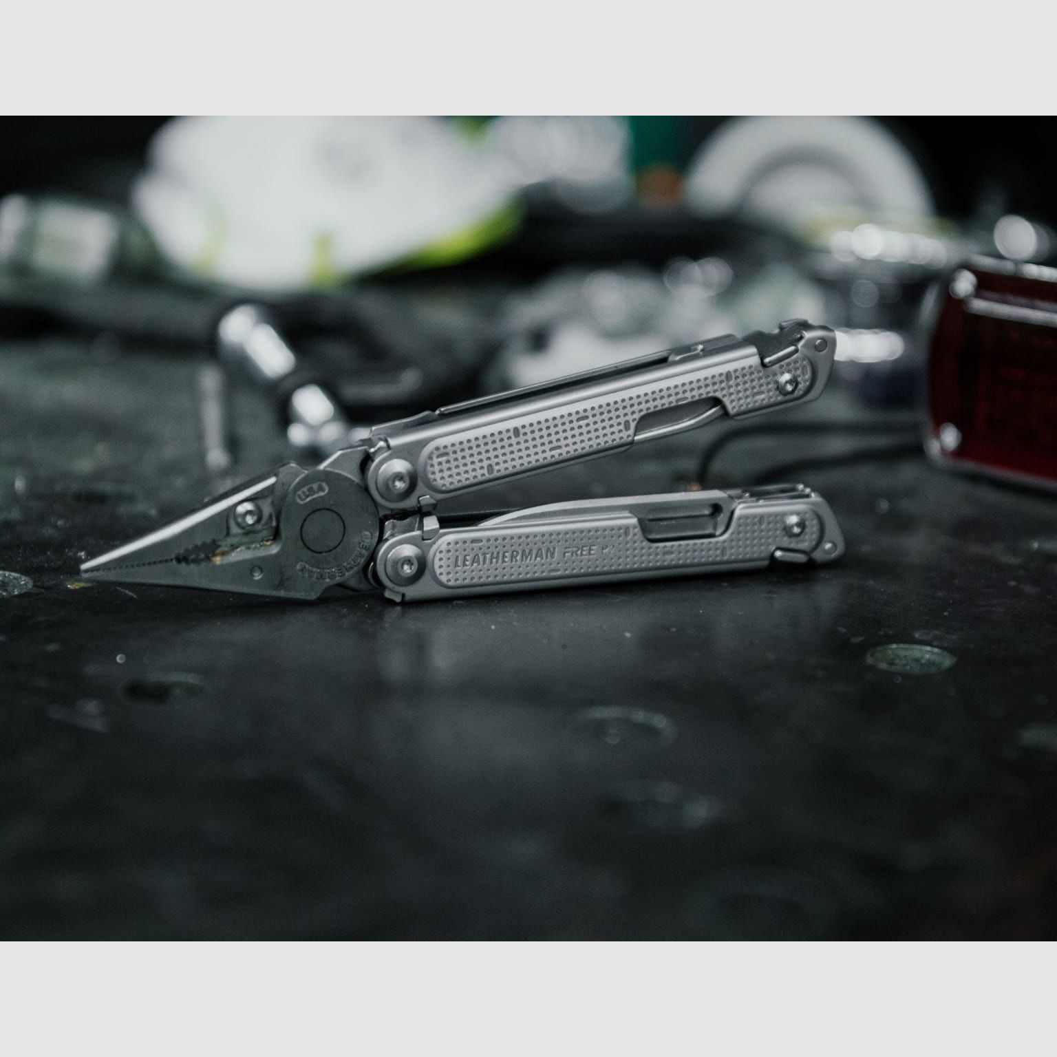 Multiutensile Leatherman Free P2 con 19 utensili, immagine 13 di 13