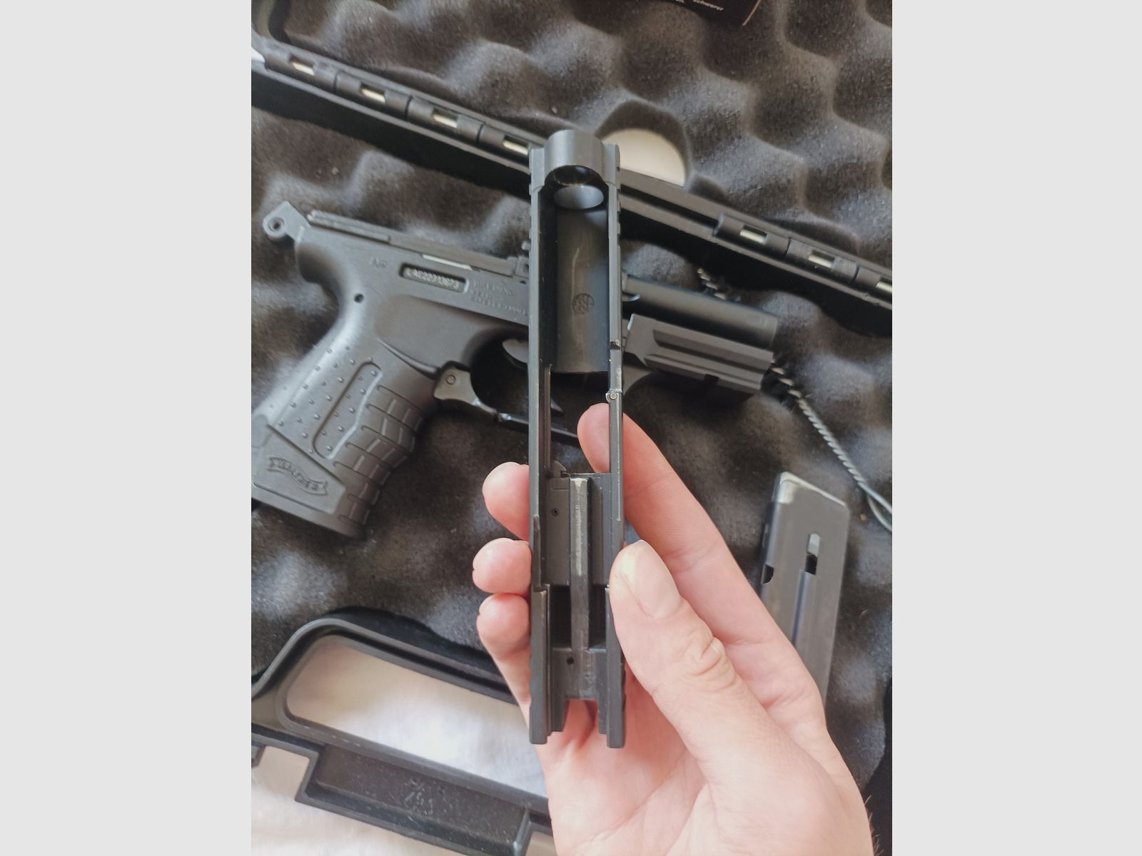 Schreckschuss  P22 ready  mit 50 Platz patronen