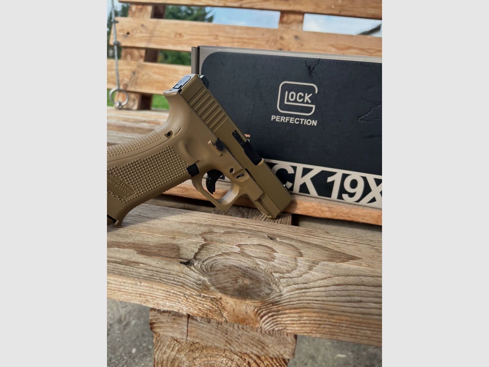 Glock 19X Tan GBB und m9 