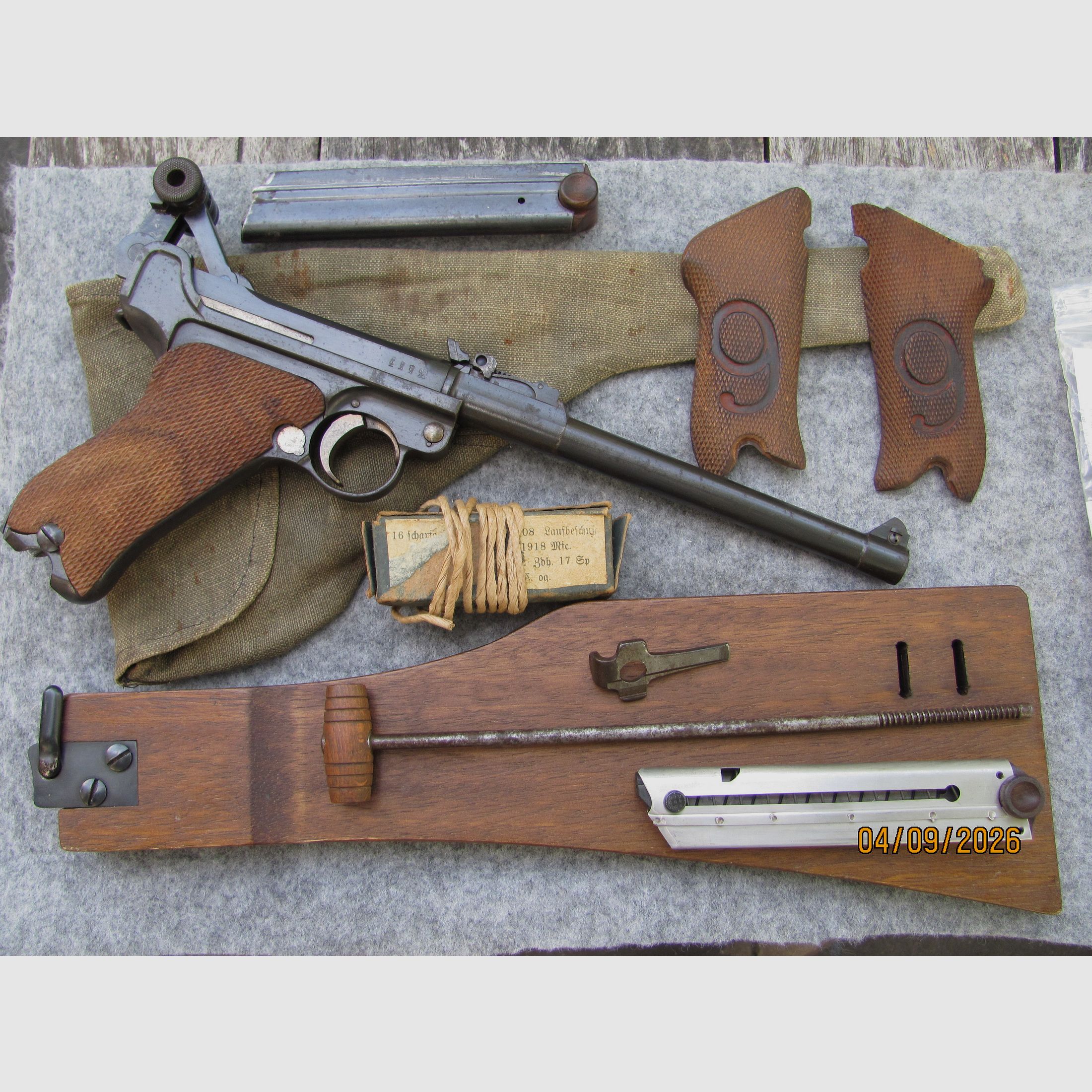 P 08 lang DWM 1917 rote 9 mit Originalzubehör und Stofftasche für Flieger, Zeppelin, Ballon, Panzer A7V