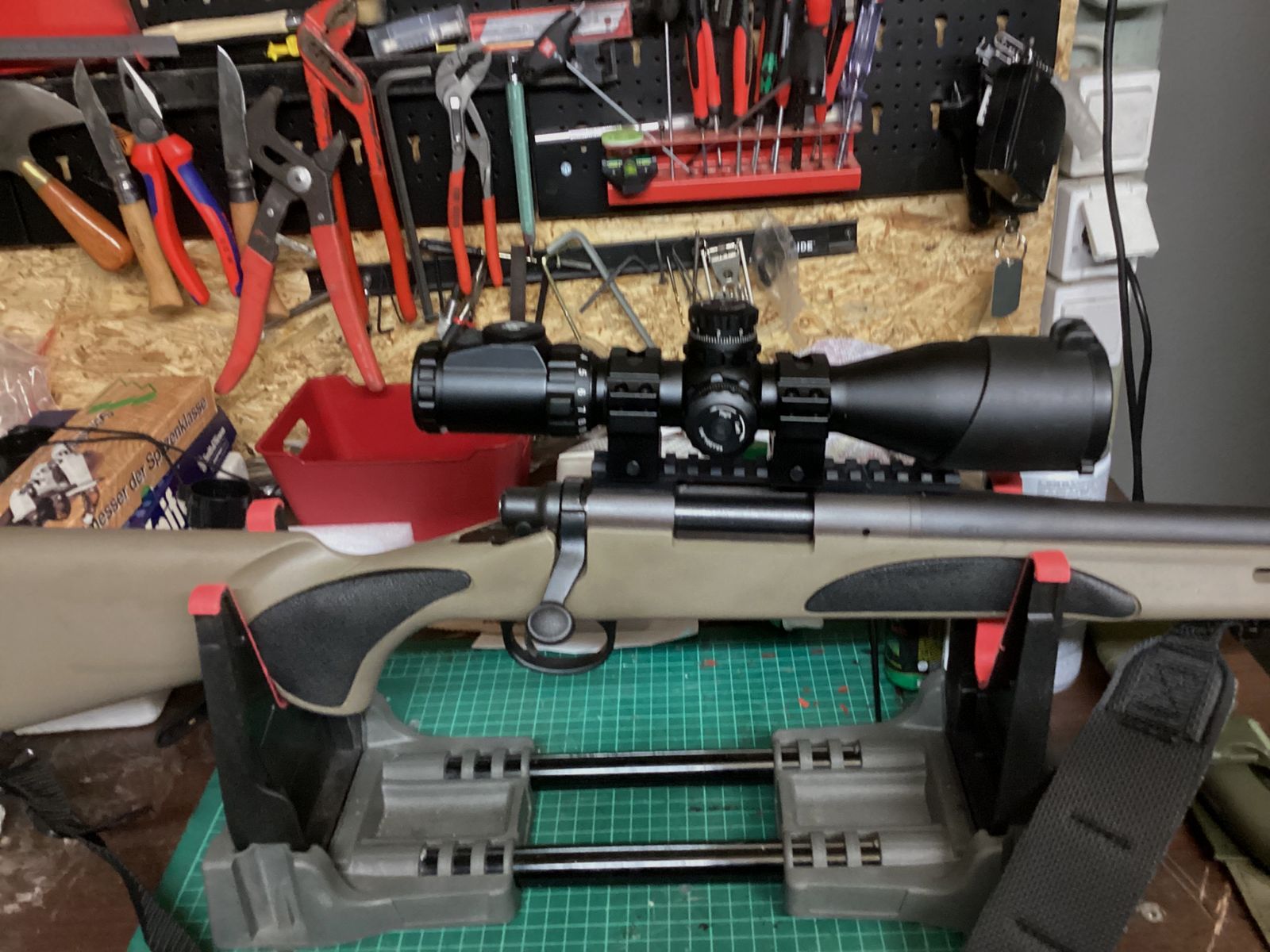 Remington 700 ADL Tactical en .308 Win bullbarrel jeune chasseur tireur sportif filetage 15M1, image 4 sur 5