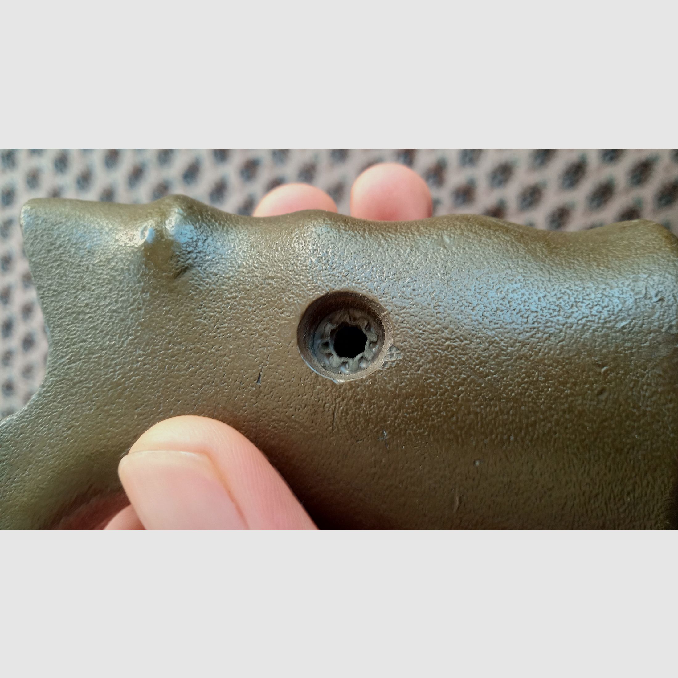 G3 pistol grip deep speckled olive green / stylistically perfect for wooden handguard // polymer grip