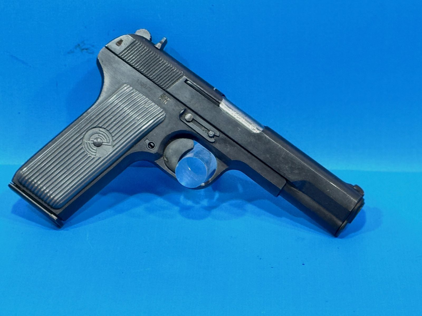 ZASTAVA M57 mit grauen Schalen, Bild 2 von 2