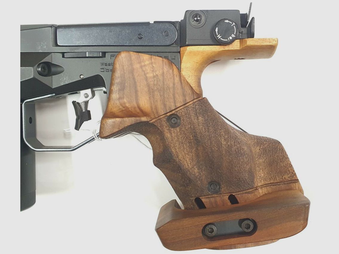 Pistola CO2 Feinwerkbau Mod. C25 calibre 4,5mm diabolo, F en pentágono con maletín y accesorios, izquierda