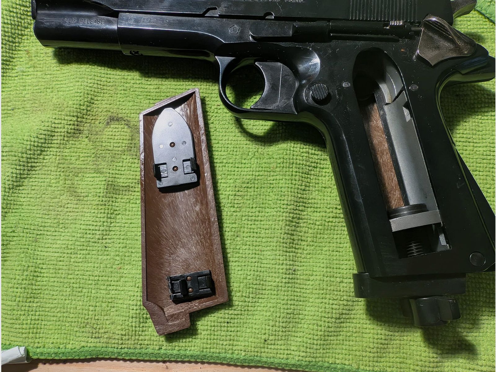 Daisy Mod. 45 Power Line 45 4.5mm Diabolo CO2 pistol similar to 1911