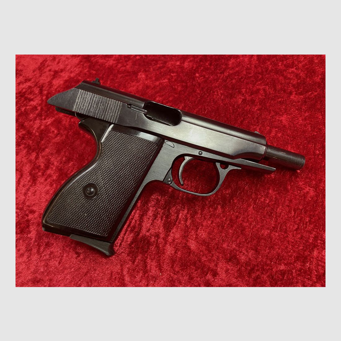 Hege (réplique Walther) AP 66 (réplique PP)