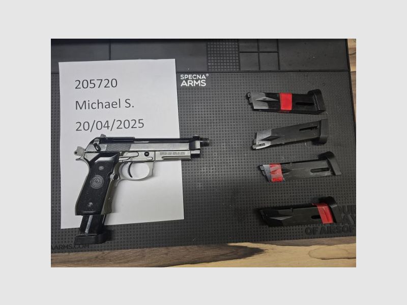 WE M9 CO2 + 4 Magazine