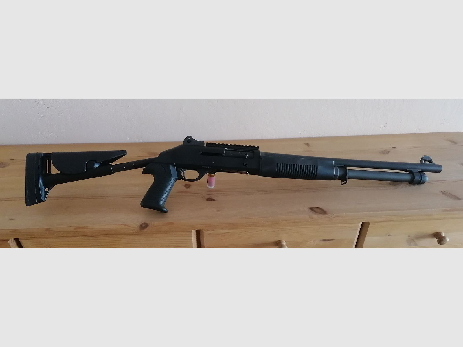 Benelli M4 mit Teleskopschaft