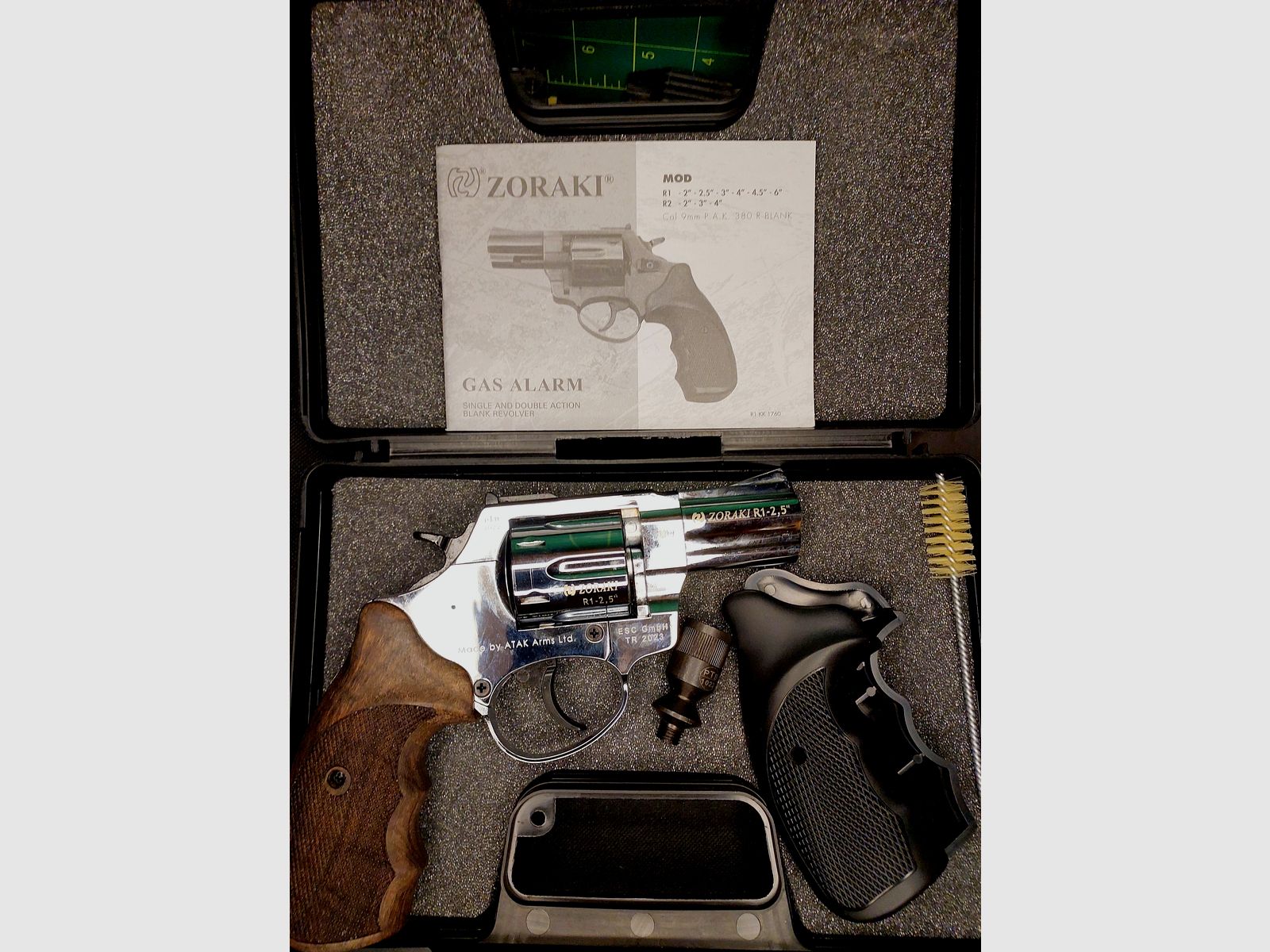 Zoraki R1 2.5 inch chrome with wooden grips revolver caliber 9mm R.K. (PTB 1022)