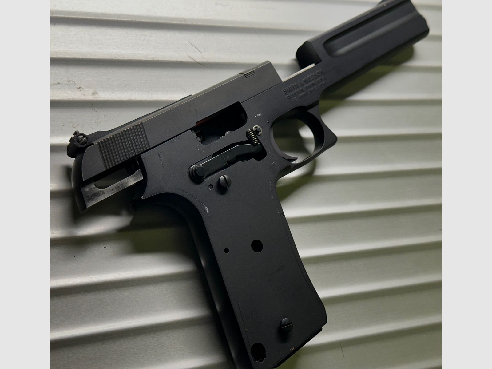 Smith & Wesson 422 