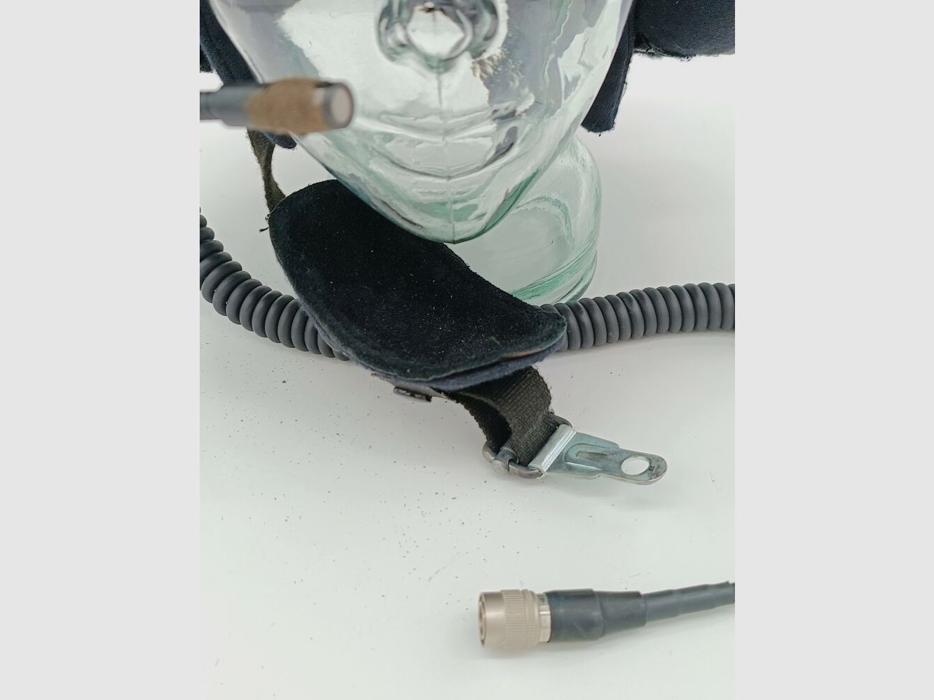 Schuberth P100 Polizeihelm aus Kevlar mit ballistischem Visier