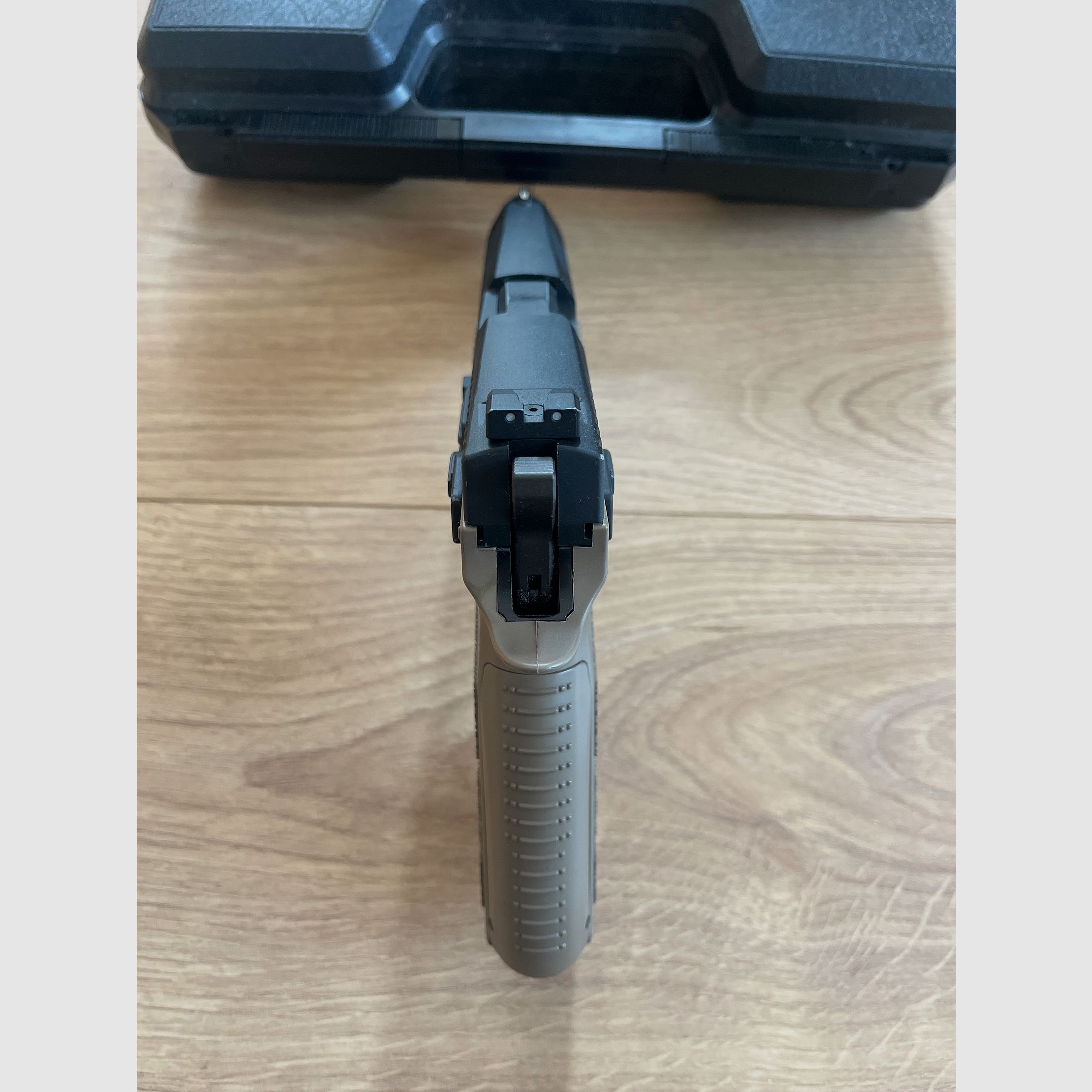 KJ Works CZ P09 Airsoft 6mm with metal slide