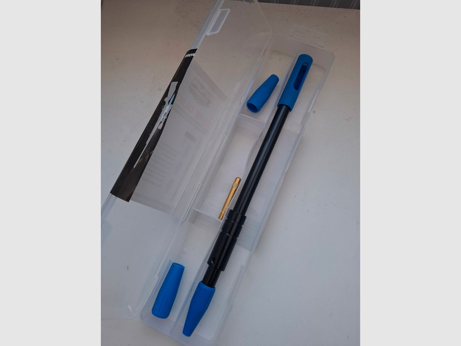 Onechte geweerschloss voor lange wapens schoonmaken. Herhaler. Nieuw