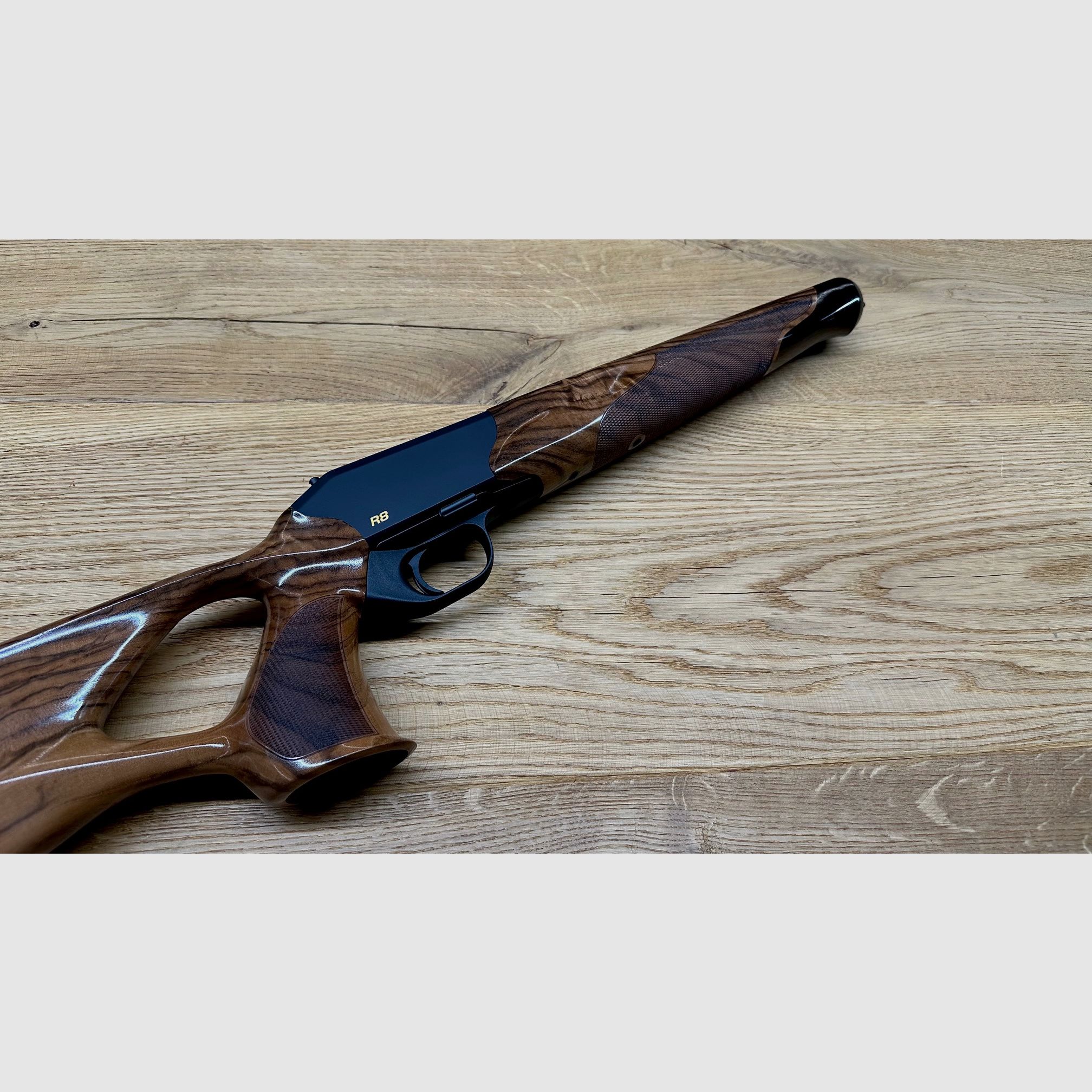 Blaser R8 Success Schaft mit Gehäuse/System // Holzklasse 4 // Lochschaft