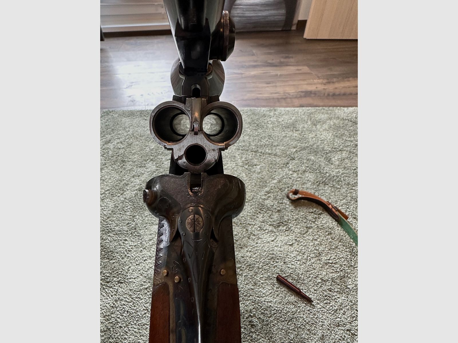 Suhler Jagdhütte Drilling – Kaliber 12/70 & 7x65R – neuwertig – mit Zeiss Diatal-Z 8x56  und dunkler Basküle