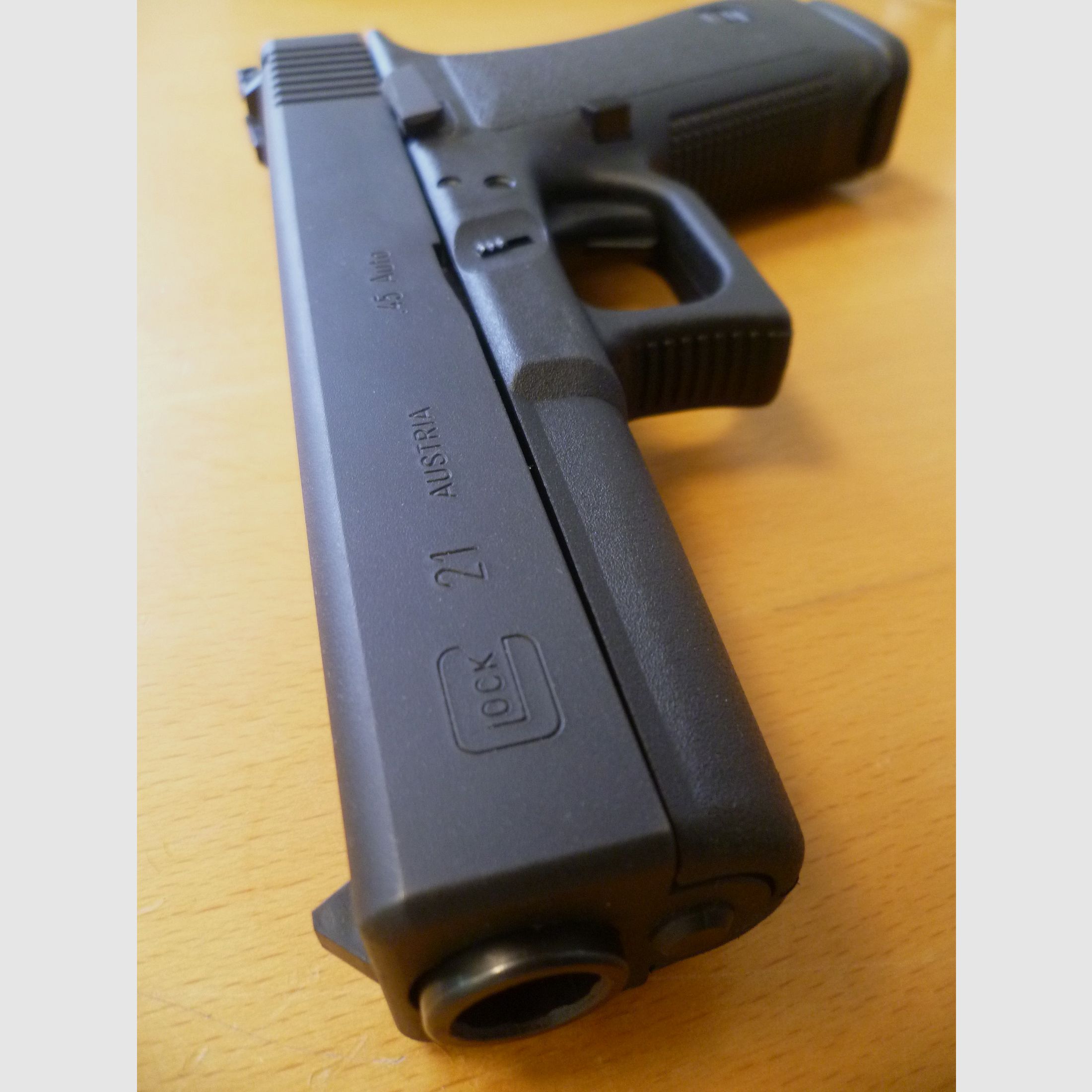 Pistole Glock 21 .45 Auto.