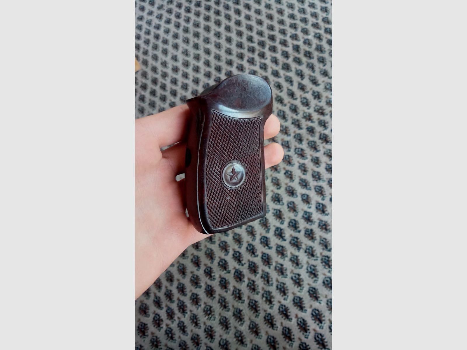 Griffschalen voor 9x18 Makarov PM fijnste Sovjet Bakeliet