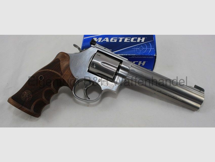 Smith & Wesson 686 Target Champion Deluxe
