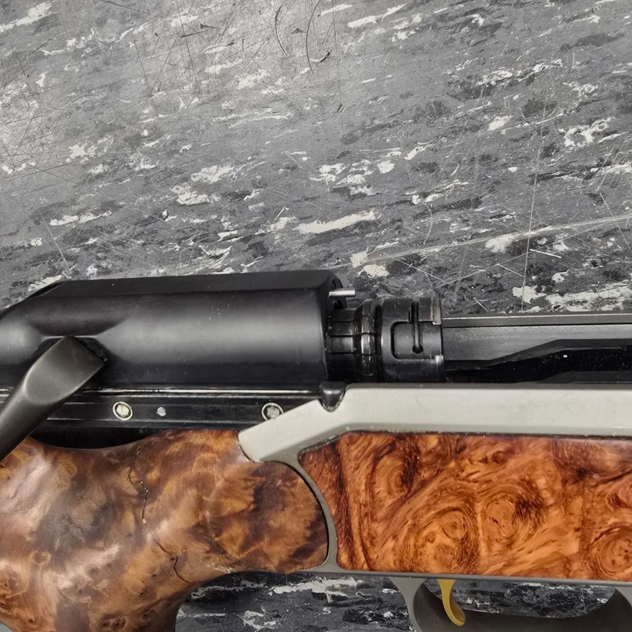 Blaser R93 Luxus in 8x68S mit Tuja Sonderschaft