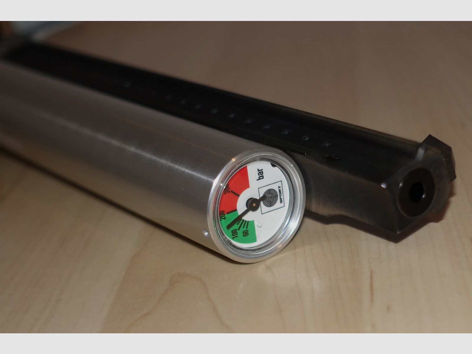 TOP Pressluft Matchpistole Steyr LP mit neuer Kartusche + Zubehör