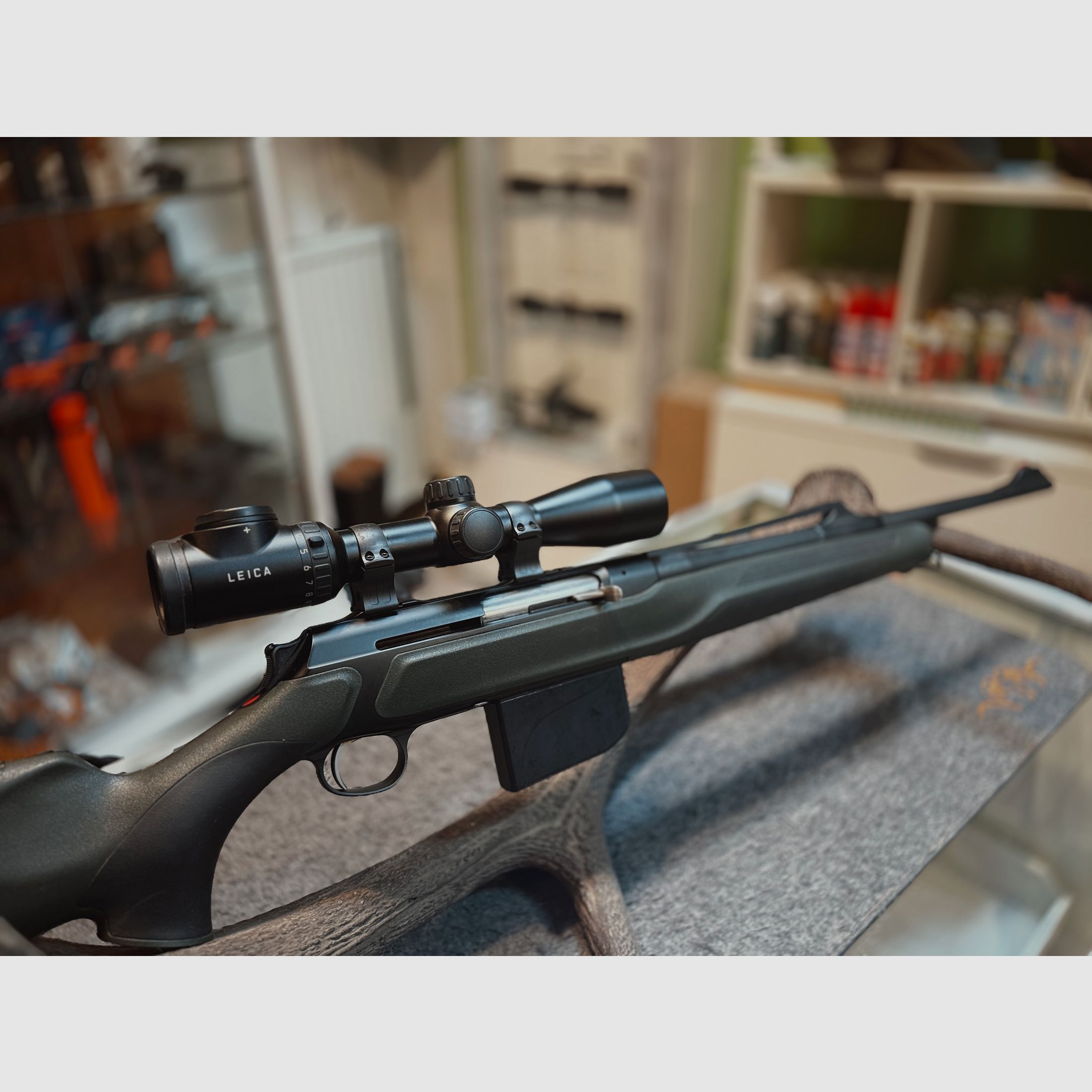 Sauer 303 Cal. .300 Win. Mag. - Leica Magnus 1,5-10x42