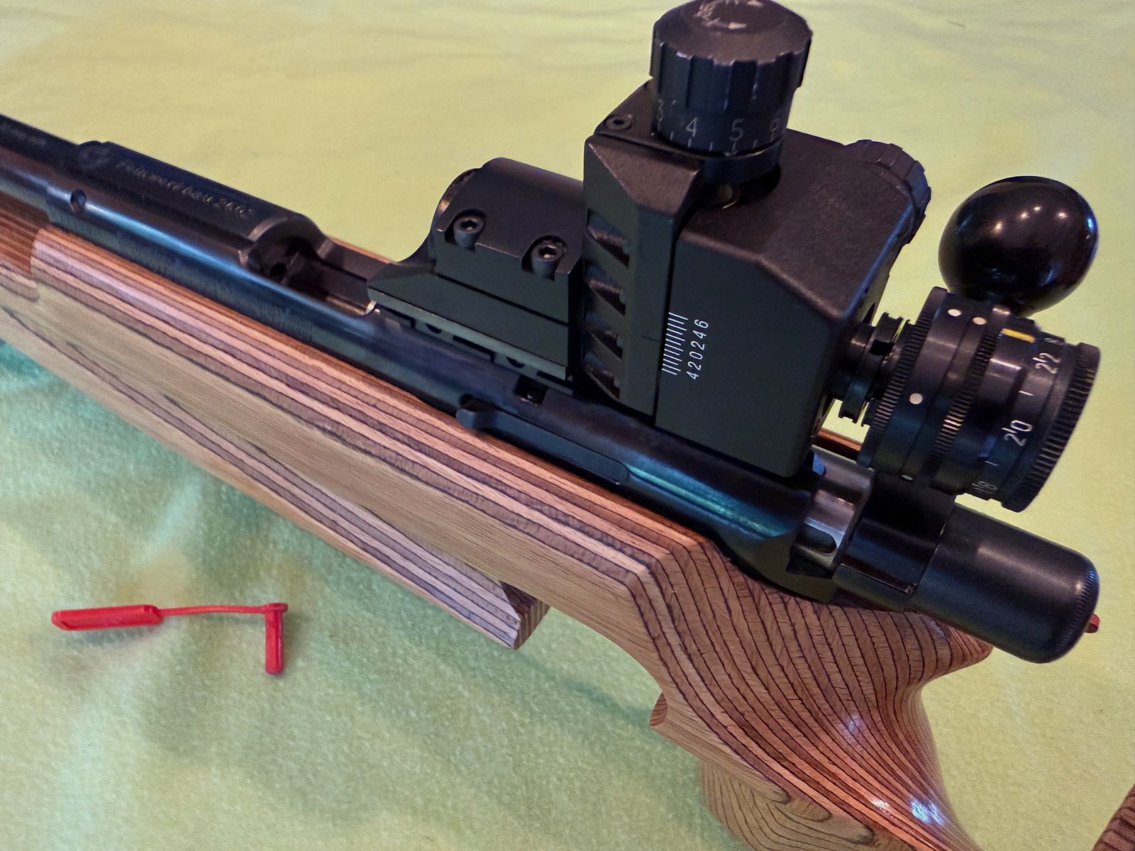 Feinwerkbau 2602 KK Match Gewehr .22lfb z diopterem Anschütz oraz akcesoriami, drewniana kolba prawostronna