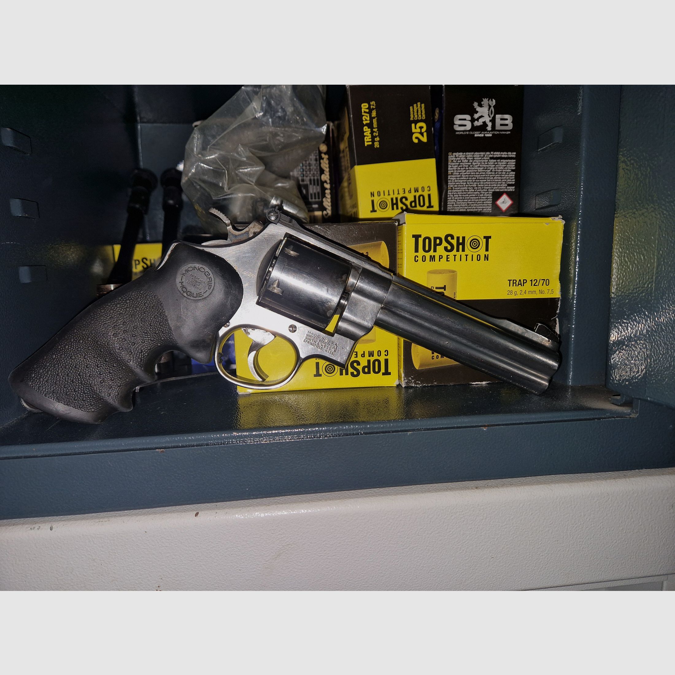 S&W Smith & Wesson 627 .357 Magnum