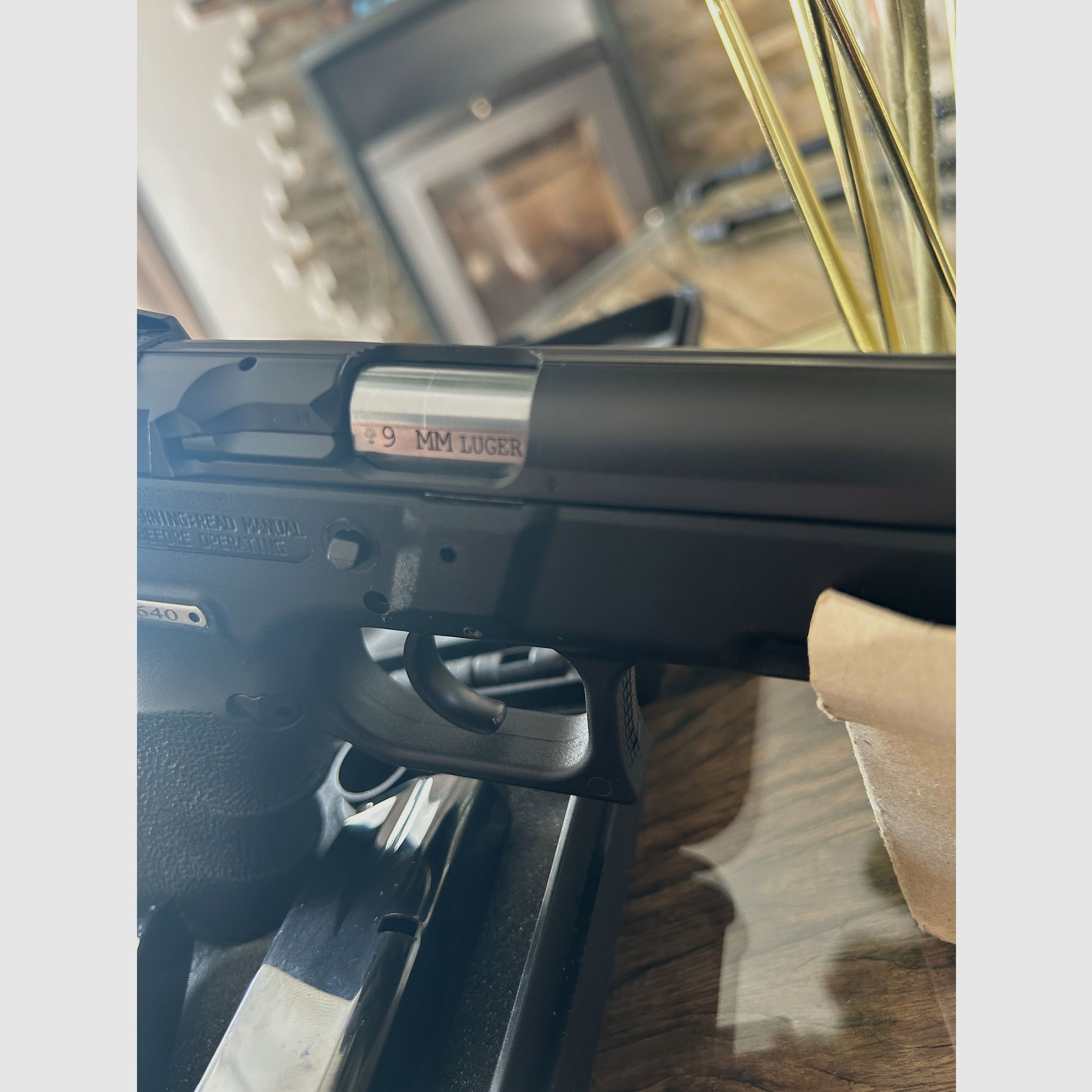 Verkaufe halbautomatische Pistole 9mm Luger