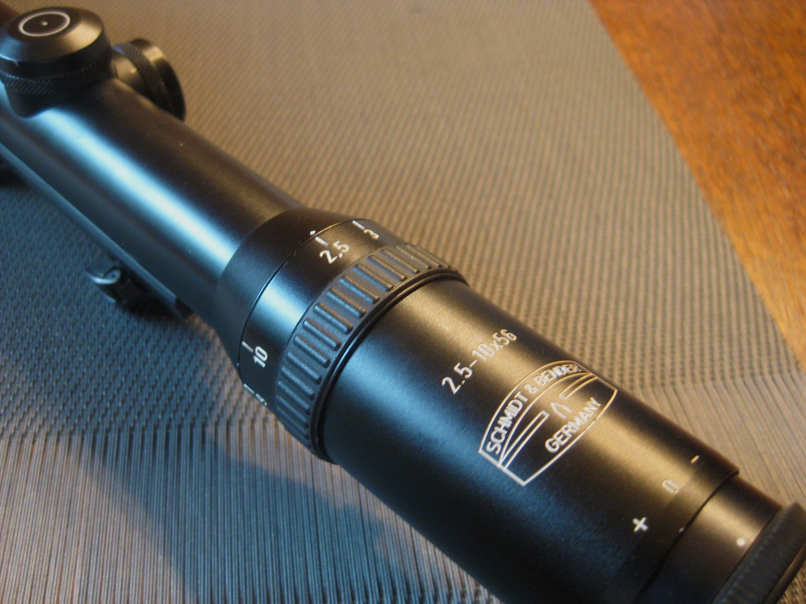KLASSIKER = Schmidt&Bender 2,5-10x56 Absehen-4 mit Schiene und original Blaser-Sattelmontage für Blaser und Sauer 505 passend !! KEIN ZEISS-SWAROVSKI-LEICA-DD-MINOX-GPO usw.