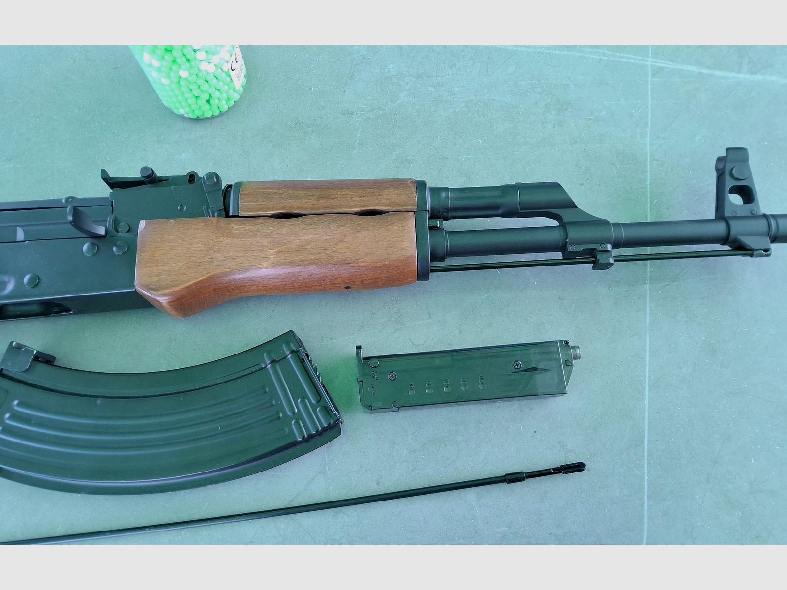 Full Metal Airsoft AKM – 1,6J Begadi tuningveer (echt hout)