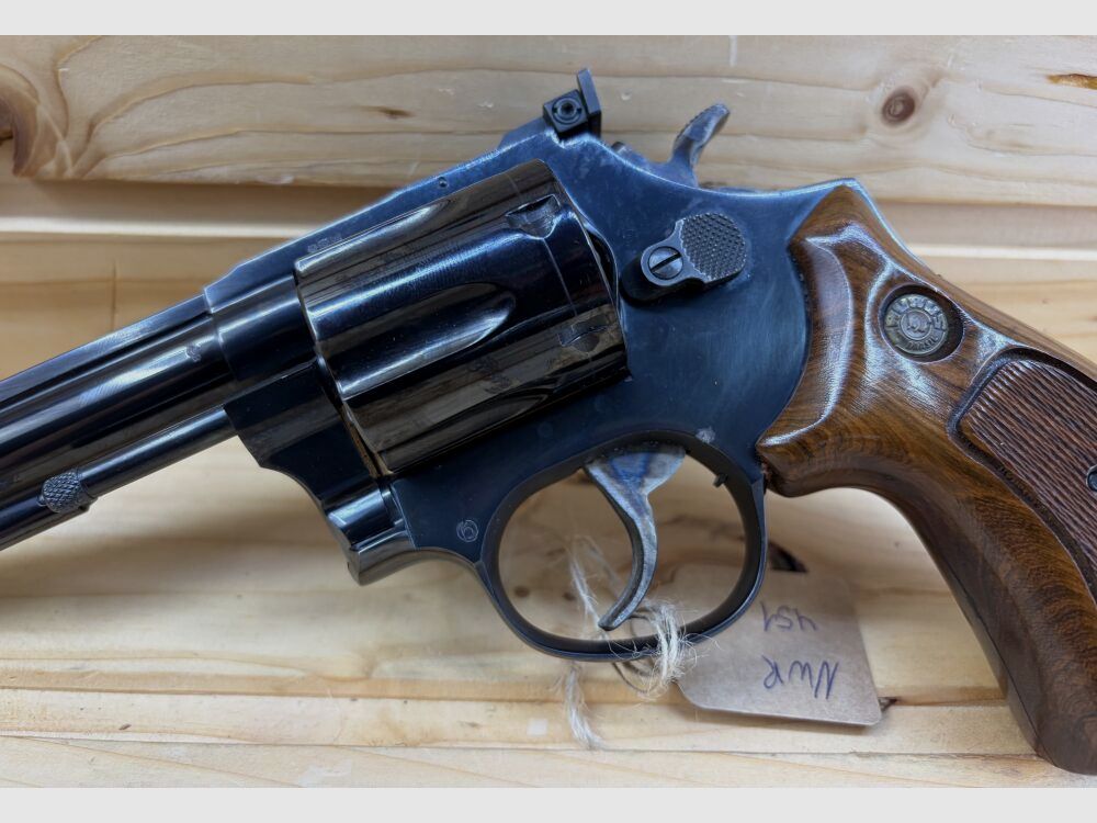 Taurus Mod. 96 .22 l.r. 6' Lauf Holzgriffschalen 6-schüssiger Revolver .22lr