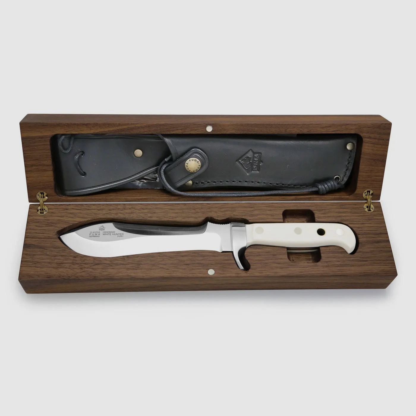 PUMA white hunter, Elefant mit Holz-Geschenkbox