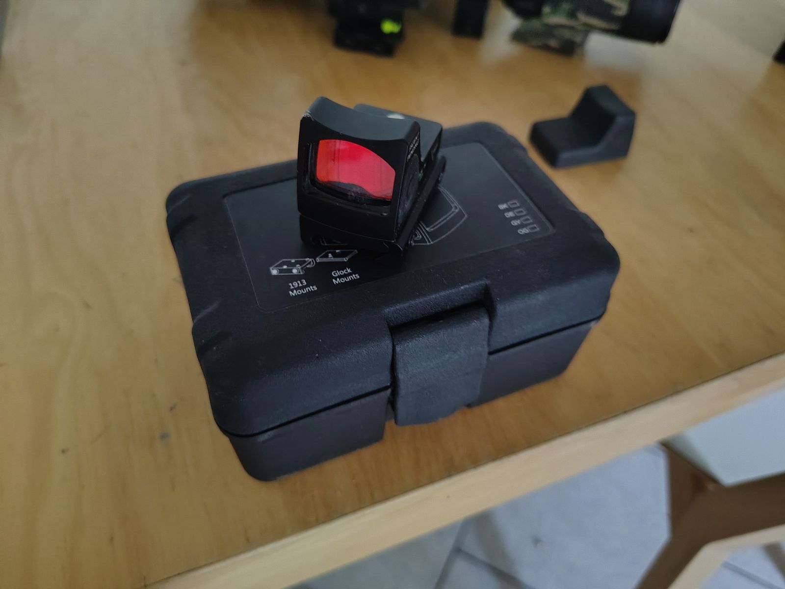 RM07 Style Mini Red Dot – robusto mirino in alluminio per pistole Airsoft / GBB