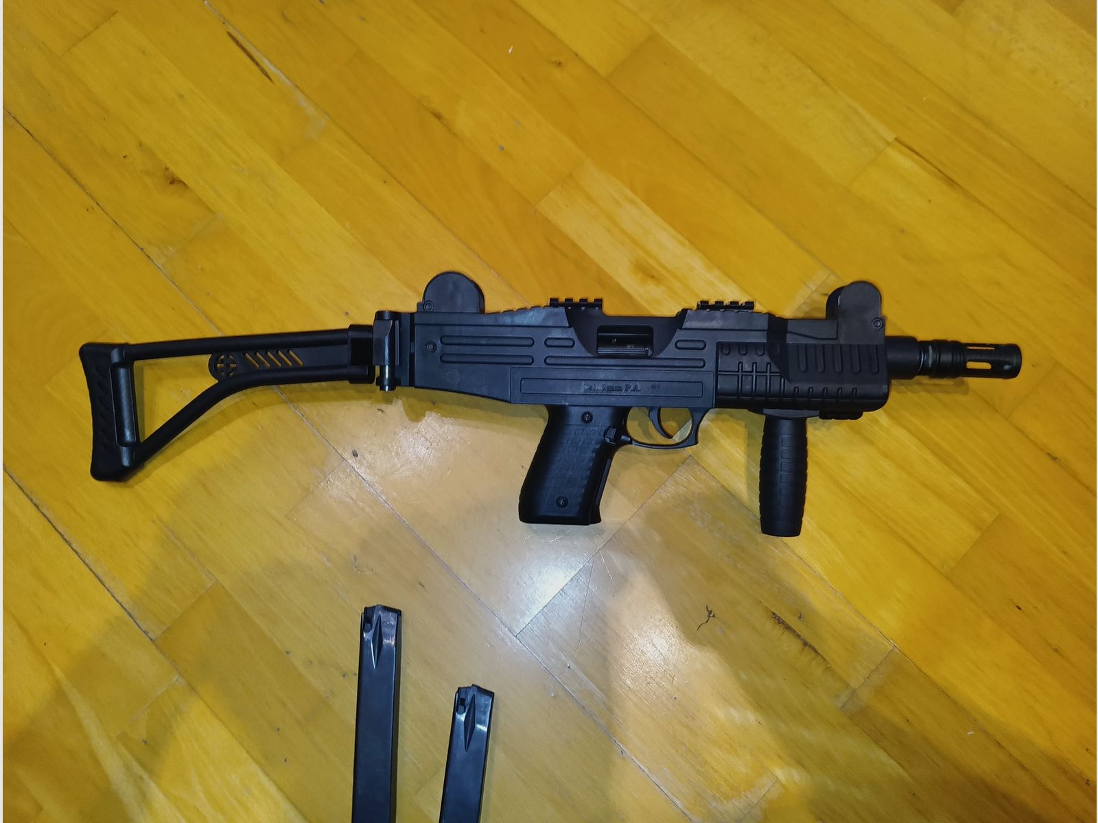 Ekol ASI 9mm PAK Maschinenpistole Schreckschuss