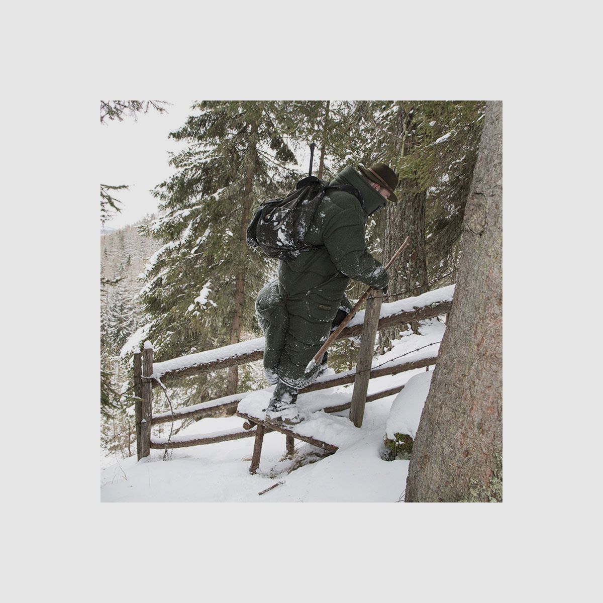 CARINTHIA Ansitzmantel mit Fußteil Webpelz (Größe XL)