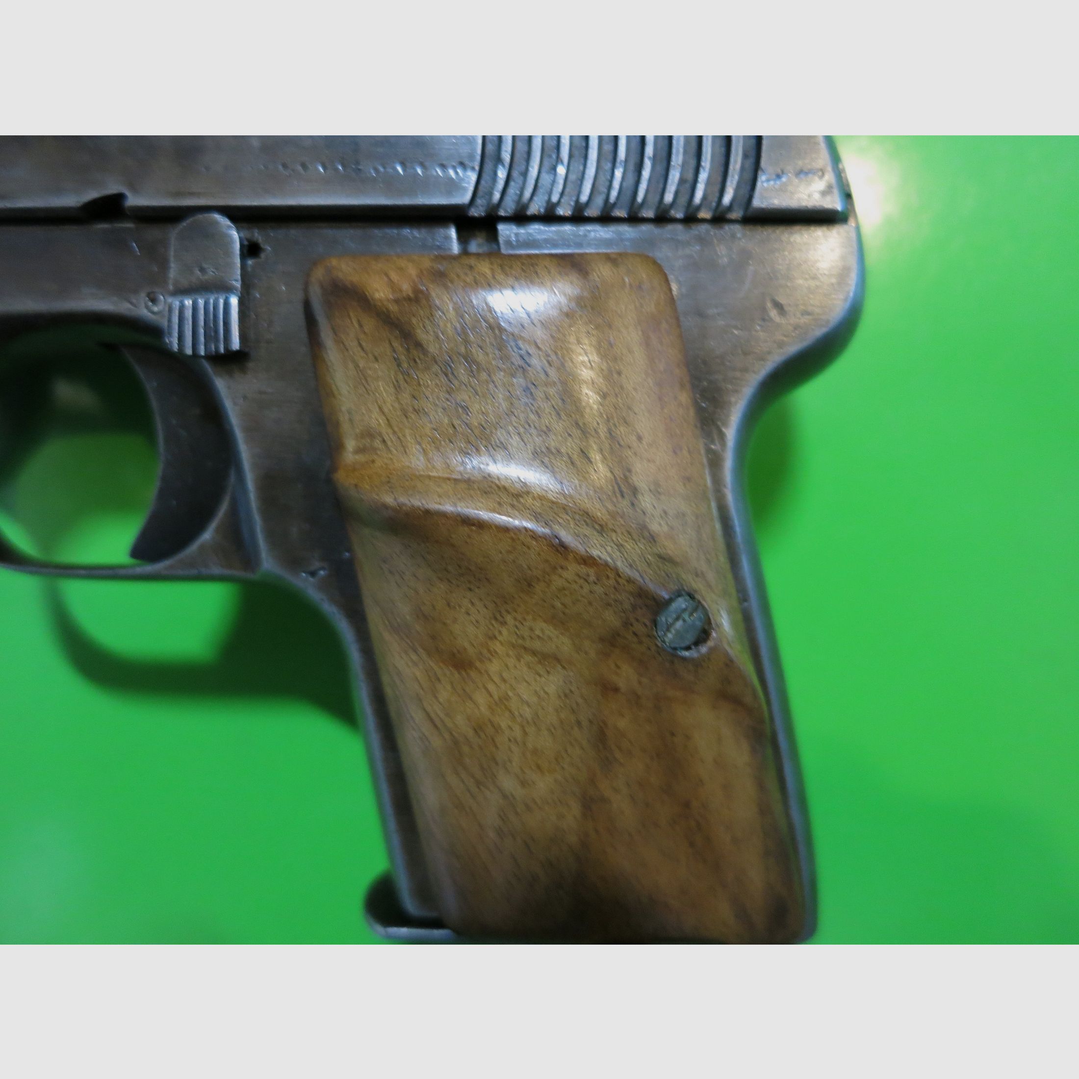 Halbautomatische  Astra Modell 200 (?), Lady-Gun im Westentaschenformat,  7,65mm Browning       #71-