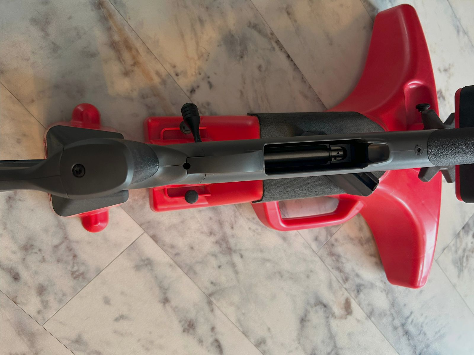  Repetierbüchse Sako S2o Hunter 30-06 Kurz mit Lochschaft und Schalldämpfer