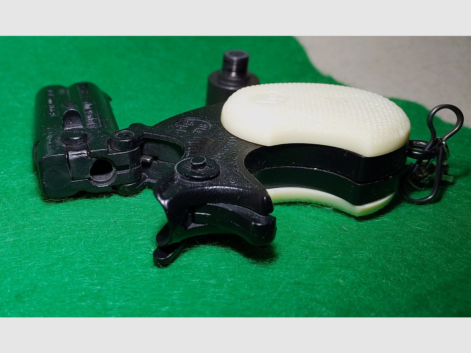 Sammlerstück Umarex Mini Derringer 6mm PTB 316