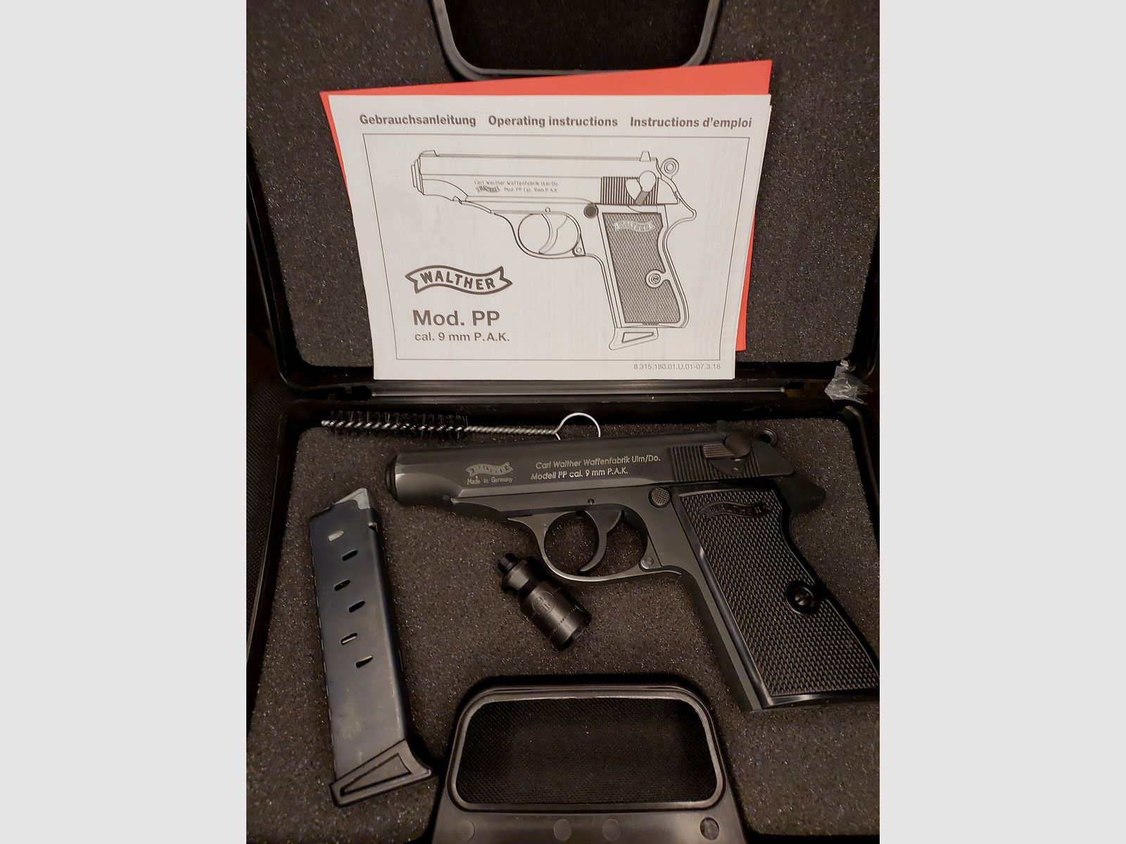 Walther PP blank firing pistol cal. 9mm P.A.K. black blued (PTB 923)