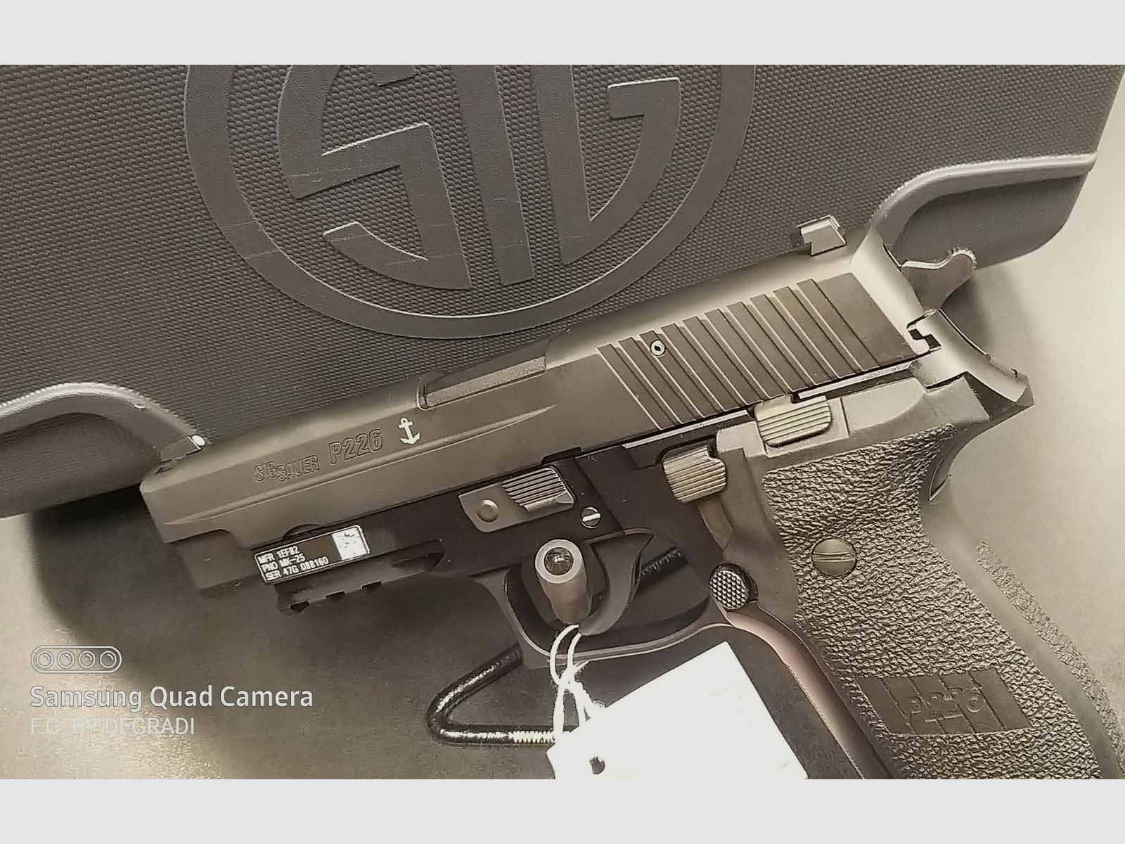 SIG SAUER P226 MK25 NAVY KALIBER 9X19, Bild 5 von 5