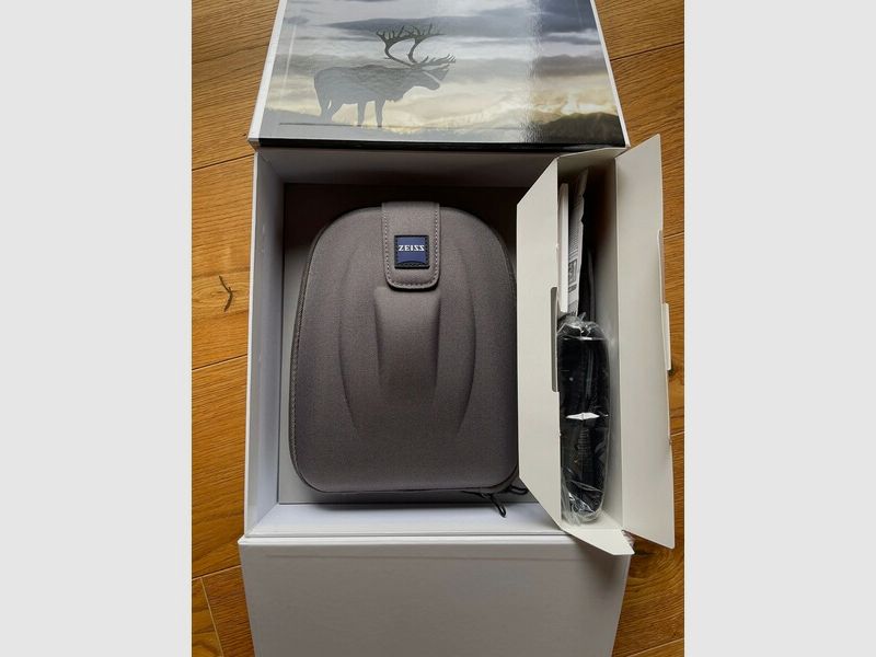 Nagelneues Zeiss Victory RF 10x42 Original verpackt, unbenutzt